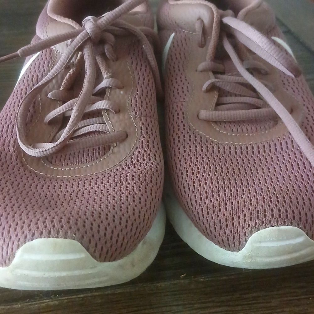 Nike Women's NIKE Tanjun Shoes Sneakers Sz 11 - Picture 2 of 7